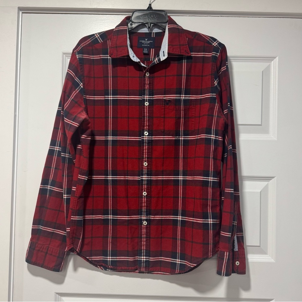 American Eagle Outfitters Red Plaid Shirt - Picture 2 of 8